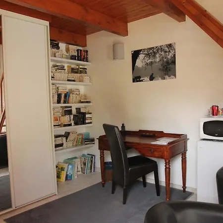 Entre Avignon Et Pont Du Gard Bed & Breakfast