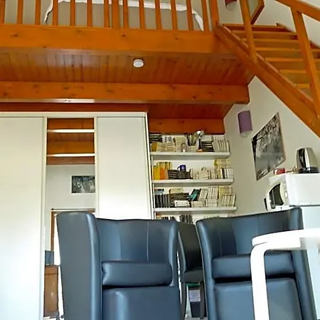 Entre Avignon Et Pont Du Gard Bed & Breakfast 3*