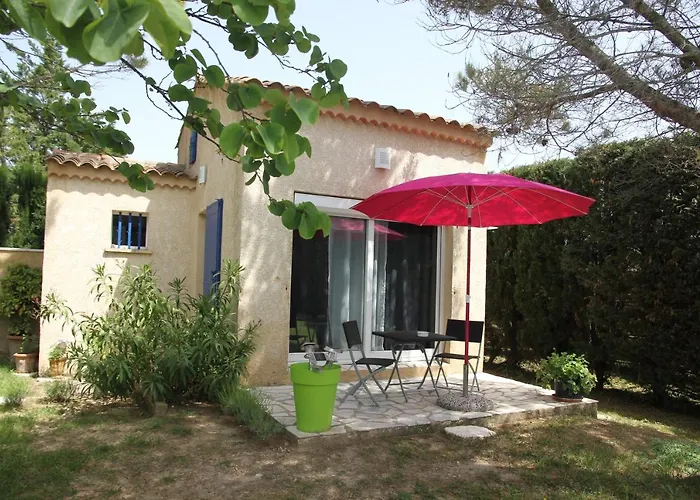 Couette-café Entre Avignon Et Pont Du Gard 3*